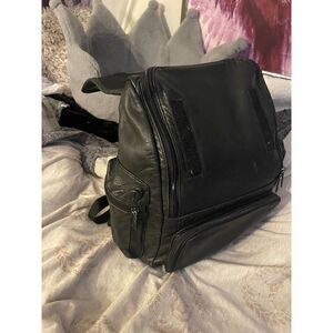 Vintage og full size wilsons real leather black backpack/rucksack